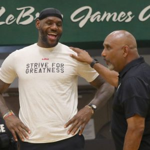 Billionaire LeBron James hilariously refused to pick up the check during brilliant scene alongside Bill Haider in 'Trainwreck'