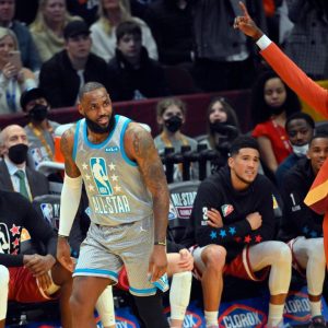 Draymond Green turns photographer for billionaire LeBron James amid $138 million contract extension talks