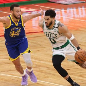 6'8" 210 lbs Jayson Tatum's workout picture reveals an "actual chip on his shoulder" 