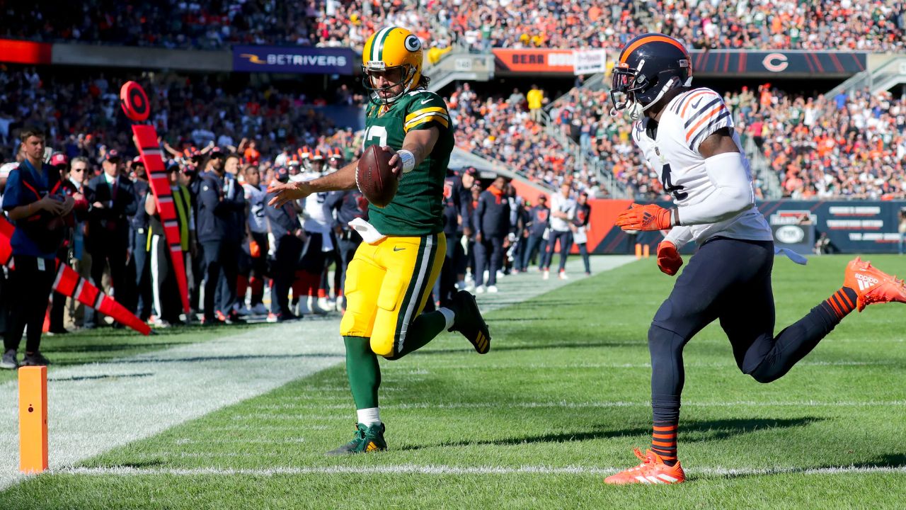 "Hope Aaron Rodgers has figured out how to throw to himself": $8 million worth Bears legend destroys Packers for losing Davante Adams, making their games look 'like playing fetch' with his dog