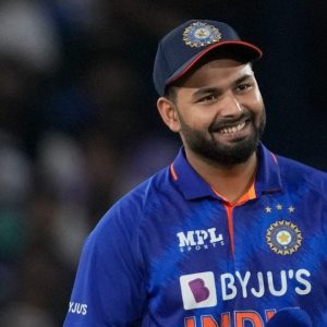 Why is Rishabh Pant not playing today's Asia Cup T20 between India and Pakistan in Dubai?
