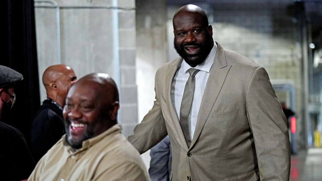 How Shaquille O'Neal changed the life of a family of 12 with $1000 and some serious generosity