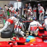 "Perfection"– Watch McLaren changing Lewis Hamilton's $100,000 steering wheel and tyres within 3 seconds