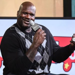 Shaquille O’Neal flexed his LSU Pell grant money as $1 dollar bills around campus
