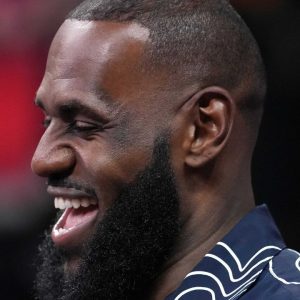 Billionaire LeBron James needed lessons from Kevin Hart to fix his Charles Barkley-like tendencies