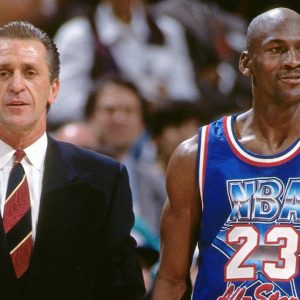 Michael Jordan evicted $120 million Knicks coach out of his "presidential suite" while waving at him 