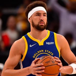 $85 million worth Klay Thompson succumbed to hypnosis in hilarious clip