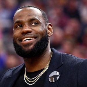 Billionaire LeBron James masterfully dodged ‘thirsty women’ by taking the opposite escalator