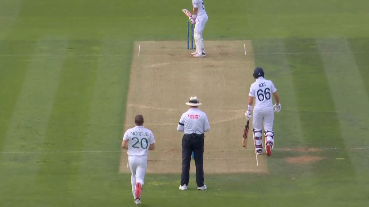 Why are the Umpires wearing black armbands today in England vs South Africa 1st Test at Lord's?