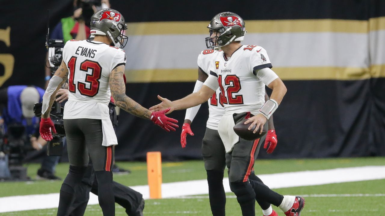 Tom Brady loses yet another weapon as his $82.5 million Pro Bowl WR suffers an injury