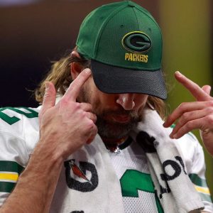 How Aaron Rodgers' 'magic mushrooms' and psychedelics led to his $200 million contract extension