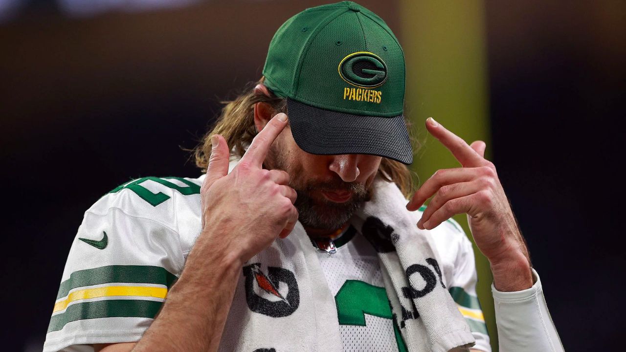 How Aaron Rodgers' 'magic mushrooms' and psychedelics led to his $200 million contract extension