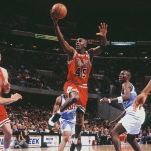 Michael Jordan, Who Once Bested Tiger Woods in a Bet, Destroyed a Chicago Bulls Rookie After His Retirement