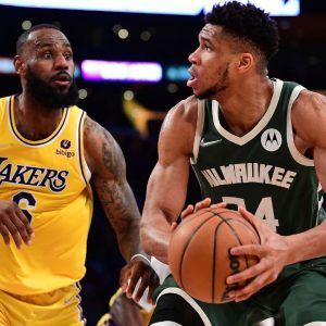 “LeBron James Already Falling Light Years Behind Giannis”: NBA Twitter Trolls Lakers as Bucks Go 6-0 Without Khris Middleton