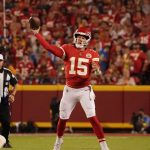 6'3" Patrick Mahomes flashed his NBA skills in massive high school slam dunk