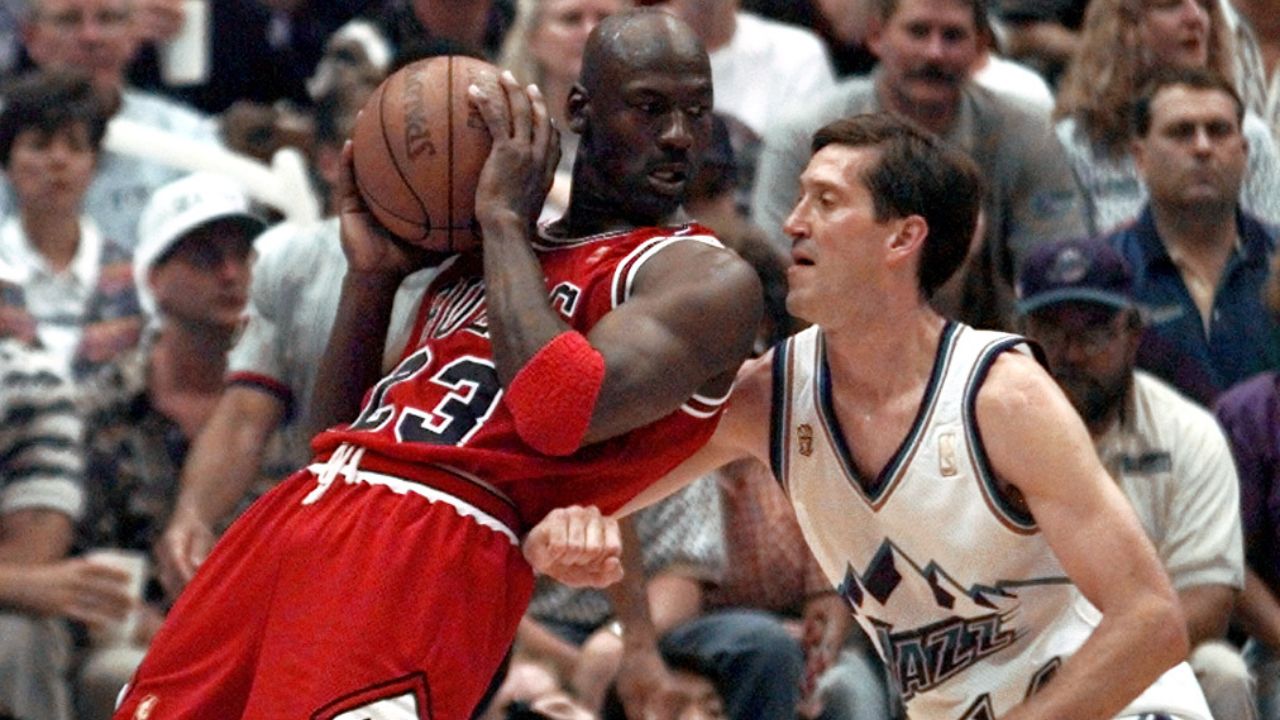 Michael Jordan allegedly bet Scottie Pippen $100 on Jumbotron races he already knew the outcome of.