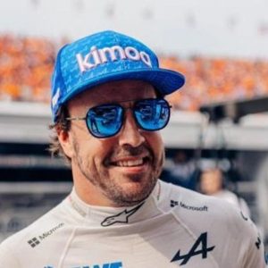 32 GP winner Fernando Alonso equals Kimi Raikkonen's record for the most race starts