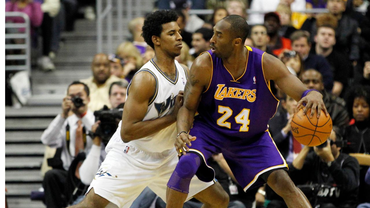 "Kobe Bryant must be cussing him again": NBA Twitter reacts to former 6'7" Lakers player flopping in the ring