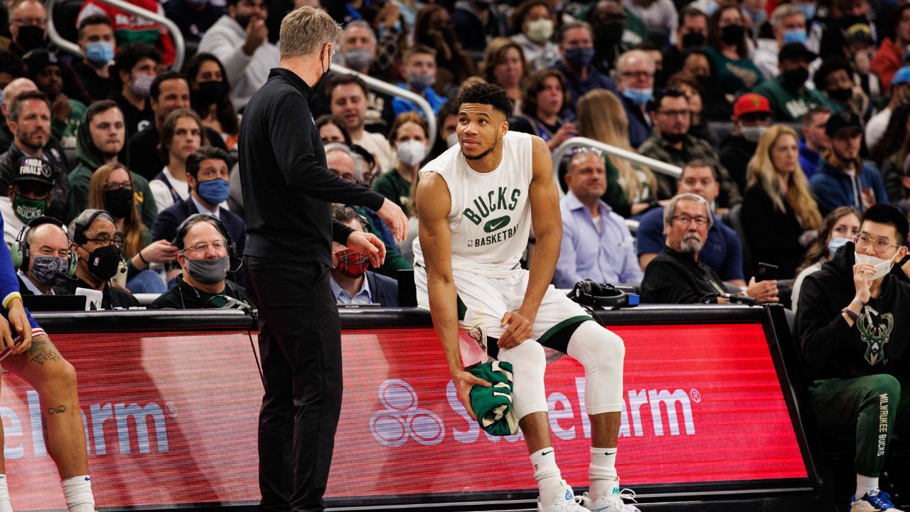 $45 million Warriors coach picks Giannis Antetokounmpo ahead of LeBron James