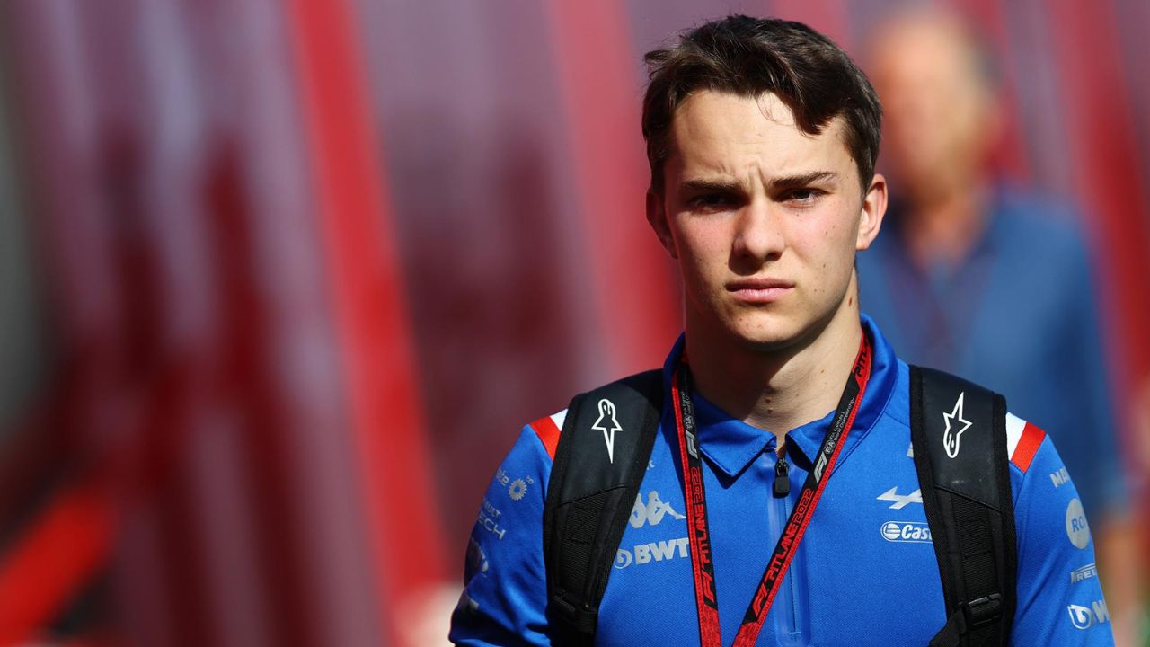 Alpine spent $500,00 in legal bills to win Oscar Piastri's services