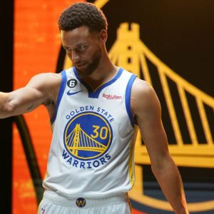 Watch: 185lbs Stephen Curry Fights a Sumo Wrestler as the Warriors Gear up for Their Japan Game 