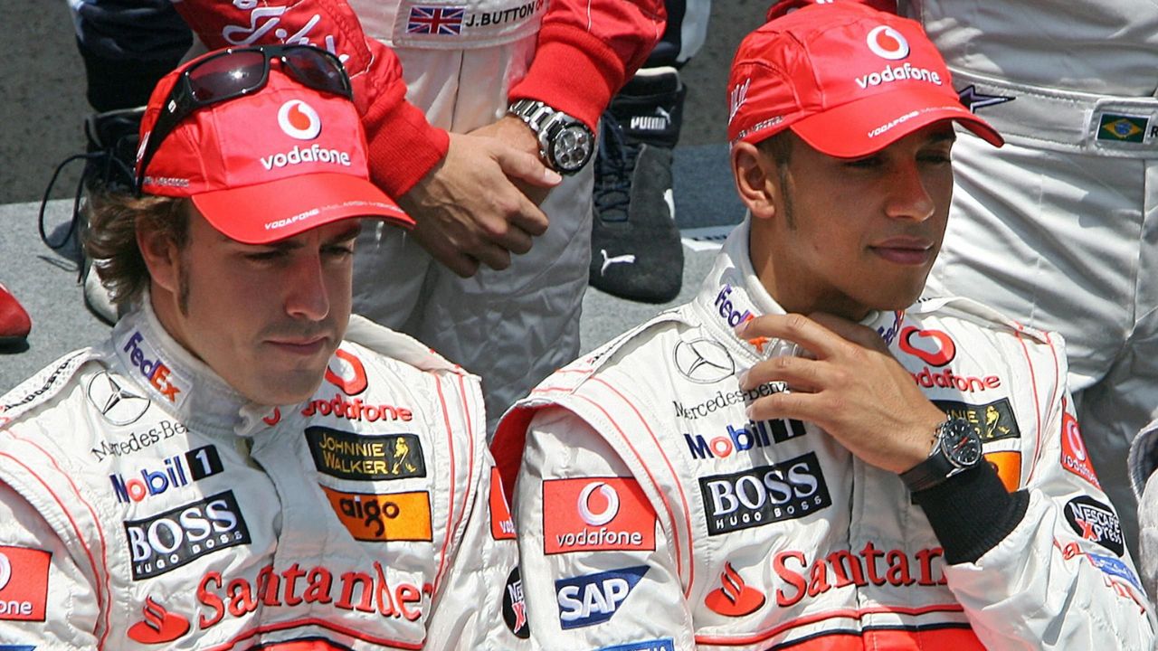 Fernando Alonso bribed McLaren mechanics with $1500 to avoid working on Lewis Hamilton's car