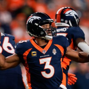 $245 Million Quarterback Russell Wilson & $4.5 Billion Denver-Based Franchise Gift Fans One of The Worst Broncos Games in NFL