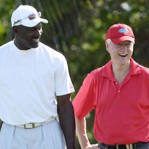 "If Michael Jordan goes back to the Bulls, it will be 6,100,001 new jobs!": Bill Clinton was ecstatic about the Bulls' legend's return