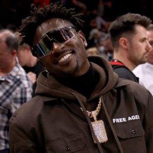 Antonio Brown, who s*xually harassed a woman, is being sued $33,160 for fraud and breach of contract