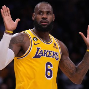 A LeBron James-led Team is Dead Last on Offense, is the King's Reign Over?