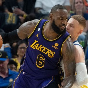 When did LeBron James change to 6