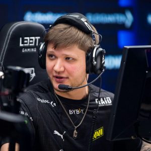 CS:GO star s1mple extends NAVI contract till 2025