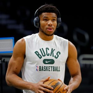 Giannis Antetokounmpo gets a rapturous reception in Abu Dhabi. But he also had time to crack a dad joke in the lift. Old habits die hard. 