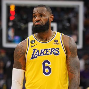 Is LeBron James Playing Tonight Vs Warriors? Lakers Issue Injury Report for the King Before Opening Night of His 20th Season