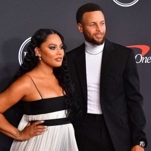 Stephen Curry and Ayesha Curry share a $170 million fortune, but their first kiss didn't create any fireworks