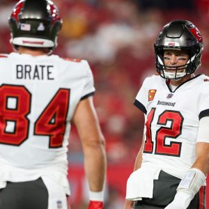 Tom Brady Labelled Insensitive For Practicing Throws While Tight End Cameron Brate Was Struggling With a Head Injury