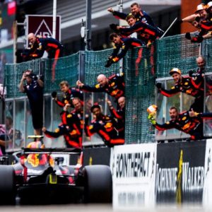 Max Verstappen's Red Bull mechanics cheered for Lewis Hamilton when he finished P2 at Mexican GP