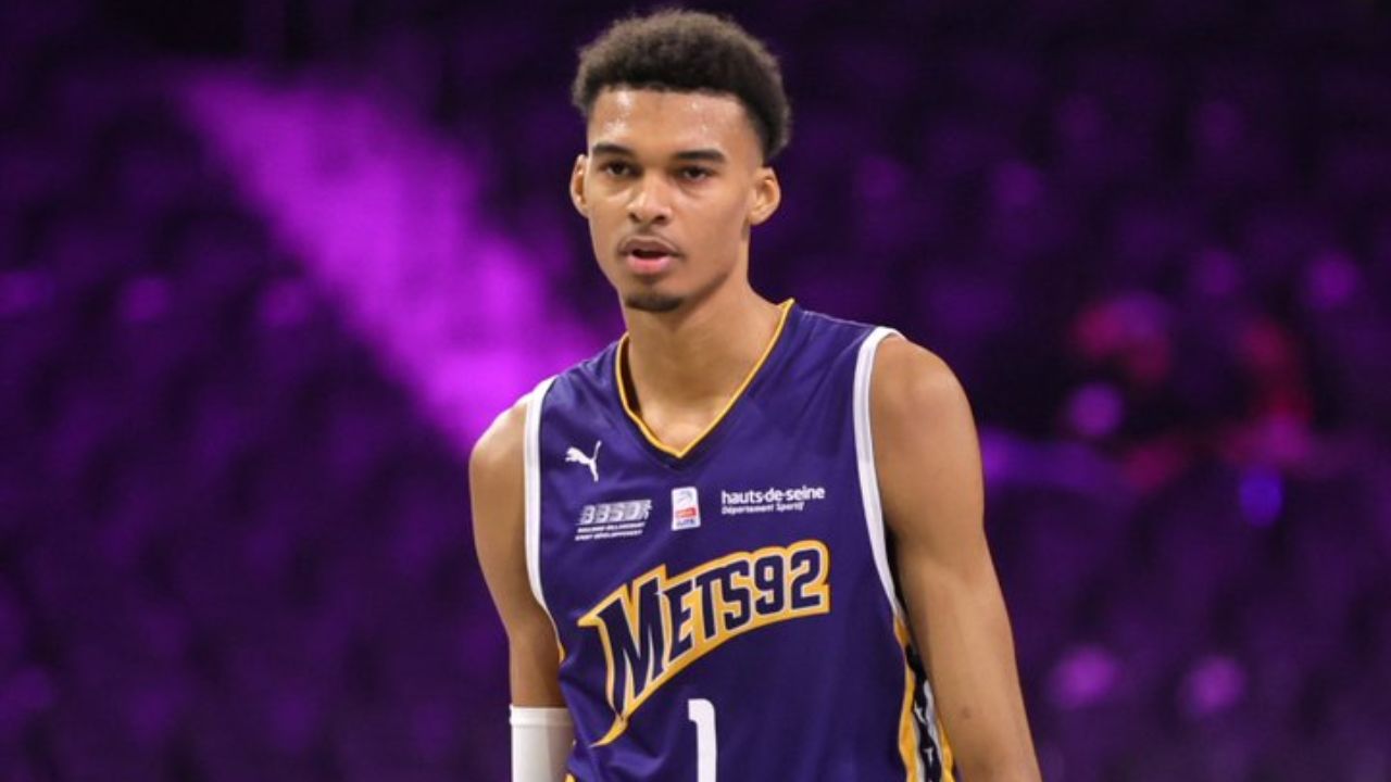 “Girl Trying to Secure the Bag Early”: NBA Twitter Blows Up as Victor Wembanyama Hilariously Gets Asked Out to Prom