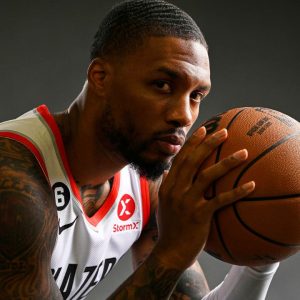 "Damian Lillard is set to GLIDE past Clyde Drexler for all-time franchise scoring record": Twitter Reacts to Blazer Superstar's Candid Interview