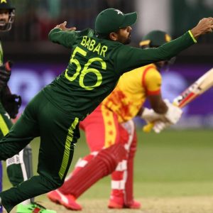 "Forget fake Mr. Bean": Babar Azam grabs Superman catch to dismiss Regis Chakabva at Perth Stadium