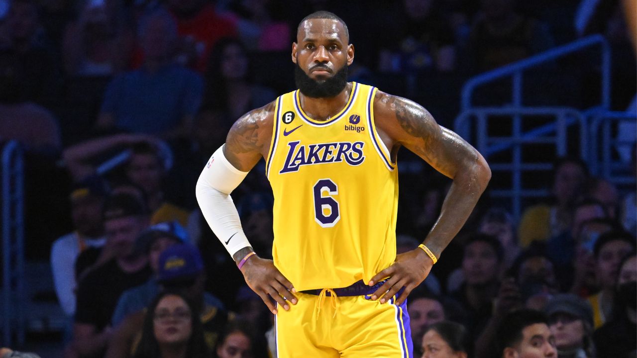 LeBron James' Golf Swing Makes Charles Barkley Look Like Tiger Woods