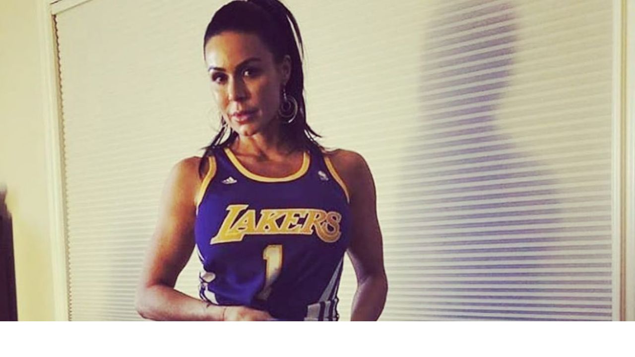 Paulo Costa Kendra Lust