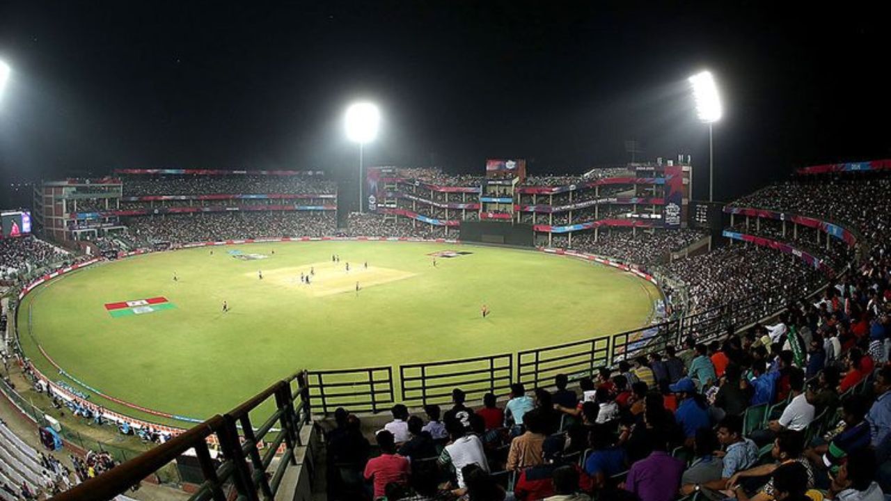 Delhi average ODI score: The SportsRush brings you the details about the highest ODI chase at the Arun Jaitley Stadium in Delhi.