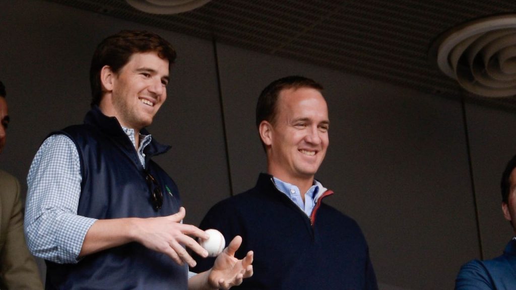 Manning MNF Broadcast : Are Eli and Peyton Manning on tonight?