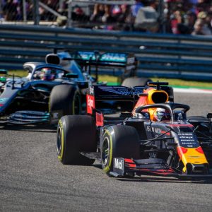 "He has a clear advantage": Red Bull boss thinks Lewis Hamilton will challenge Max Verstappen for 2023 title