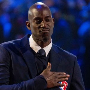 “Let That Big Fella In”: Michael Jordan Calling 18 y/o Kevin Garnett to a Pick-up Game in a Mall Inspired Him to Skip College