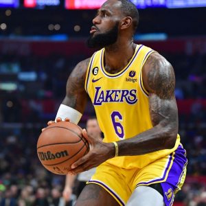 “I need to learn to flop or something”: LeBron James is Irate With the Lack of Foul Calls