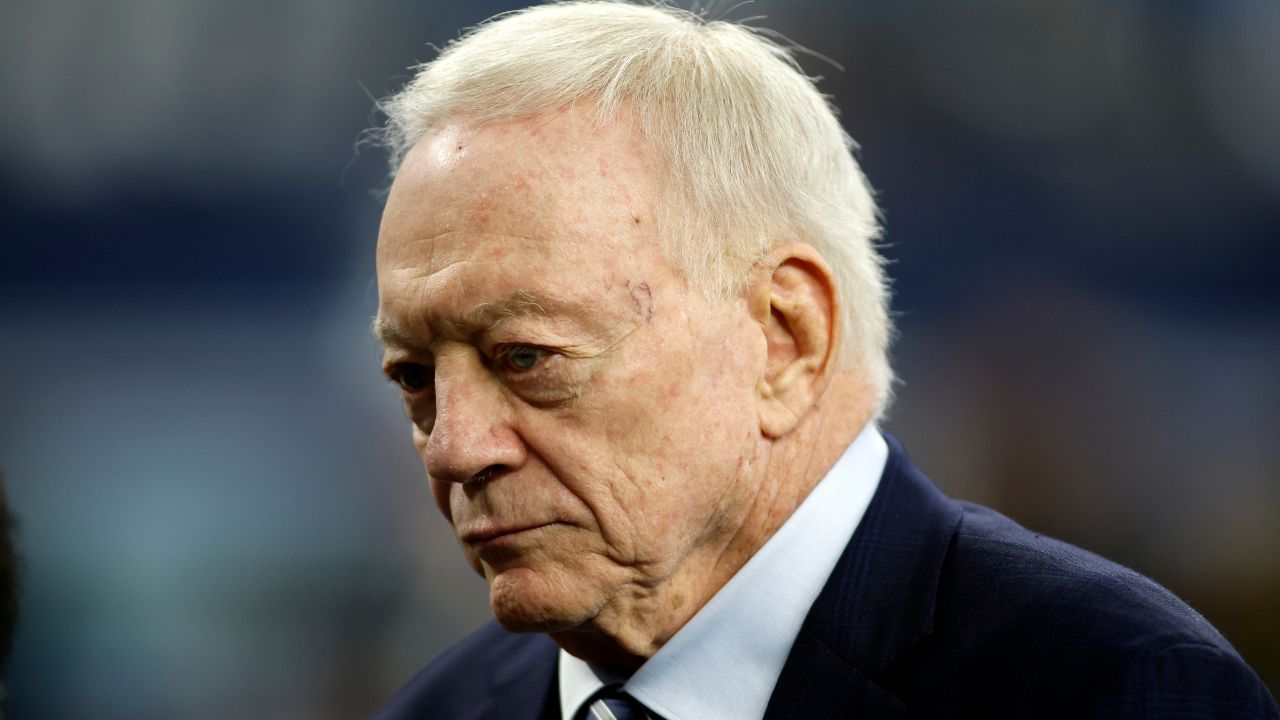 Jerry Jones Attempts to Dodge a Bullet With His Response on the Jamie Foxx Video