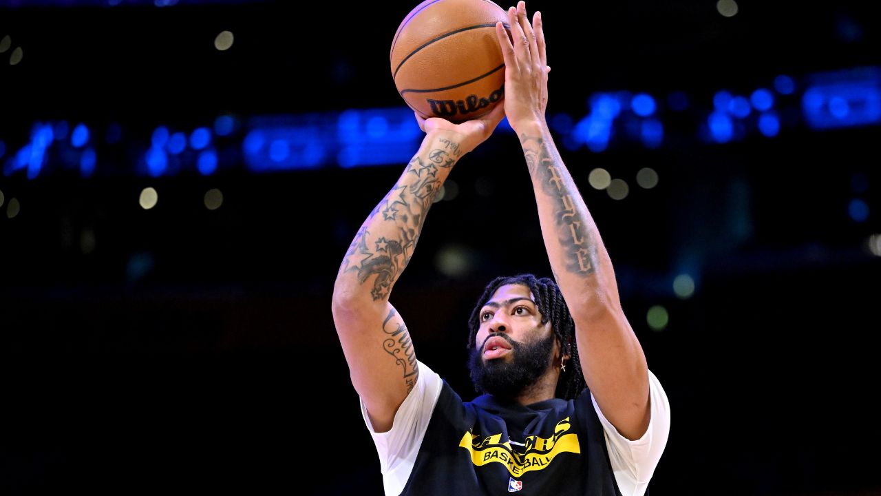 Is Anthony Davis Playing Tonight Vs Kings? Lakers Release Availability Report For the 8x All-Star