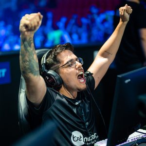Furia eliminate NAVI at the CS:GO IEM Rio Major to make it to the semifinals